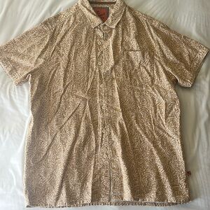 Short sleeve button down